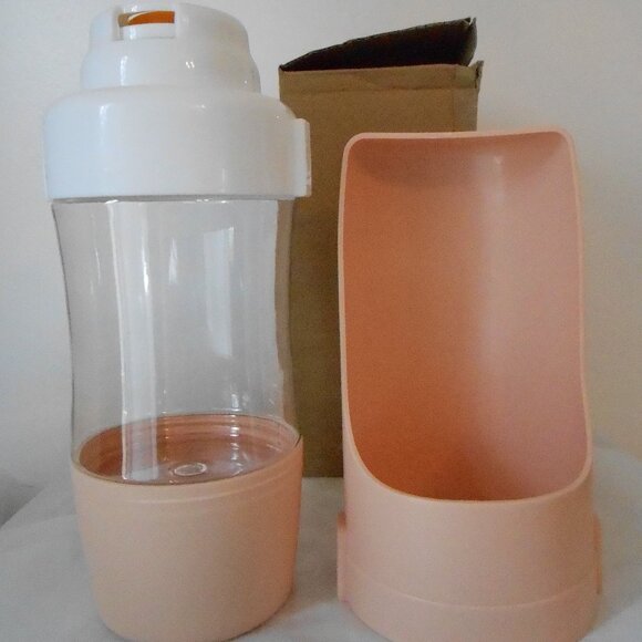 Pet Portable Water Bottle Container with Drinking Area-NEW - Picture 1 of 5